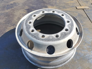 アルミホイールスクラップ買取の注意点/トラック用のアルミホイール