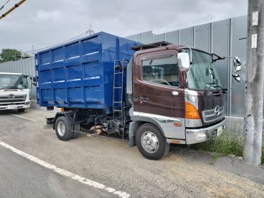 アームロール車
